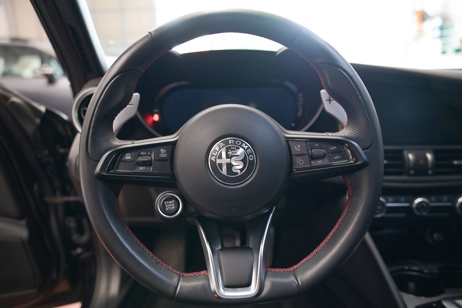 ALFA ROMEO GIULIA - Foto 14
