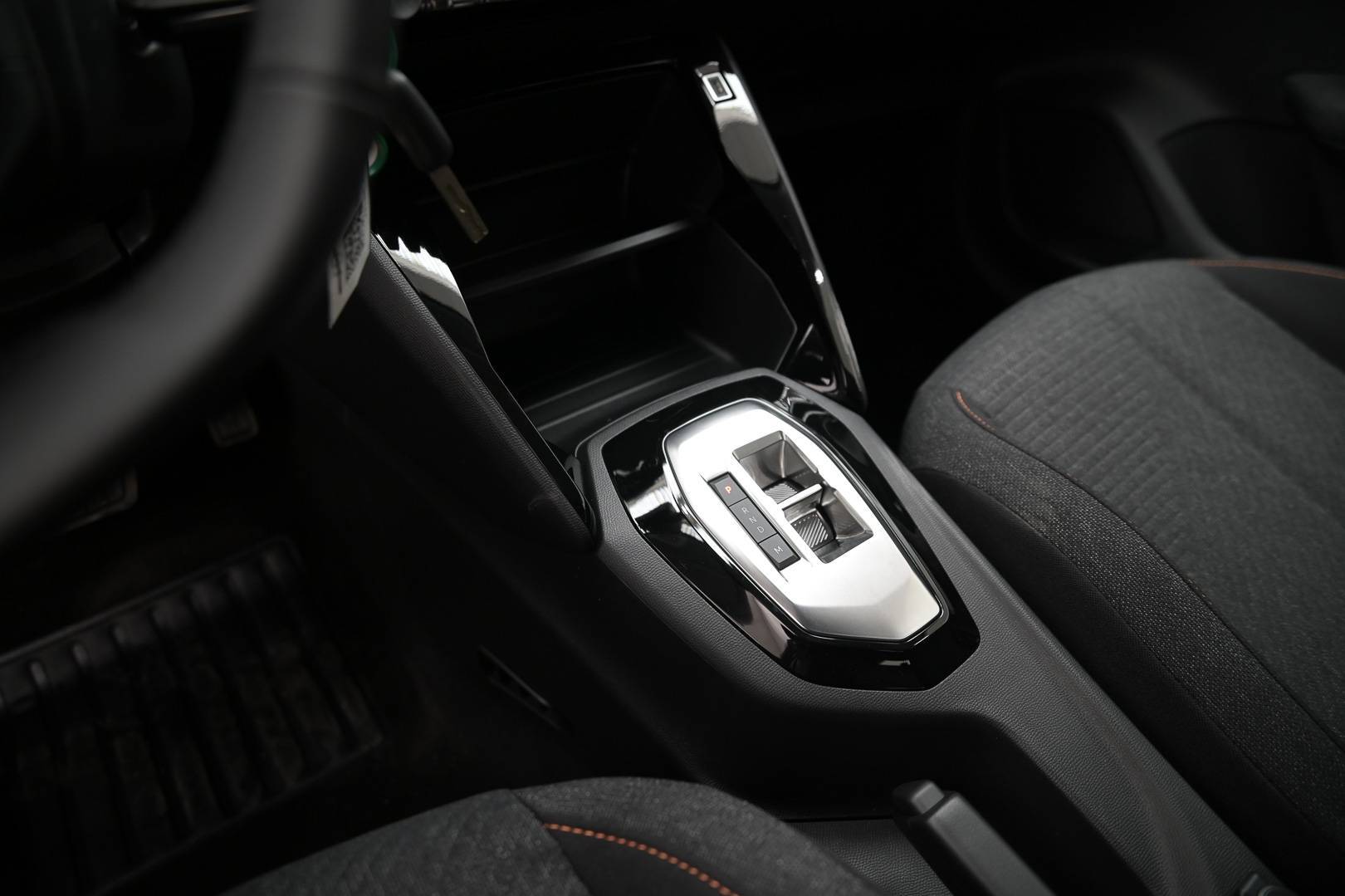 PEUGEOT 208 - Foto 16
