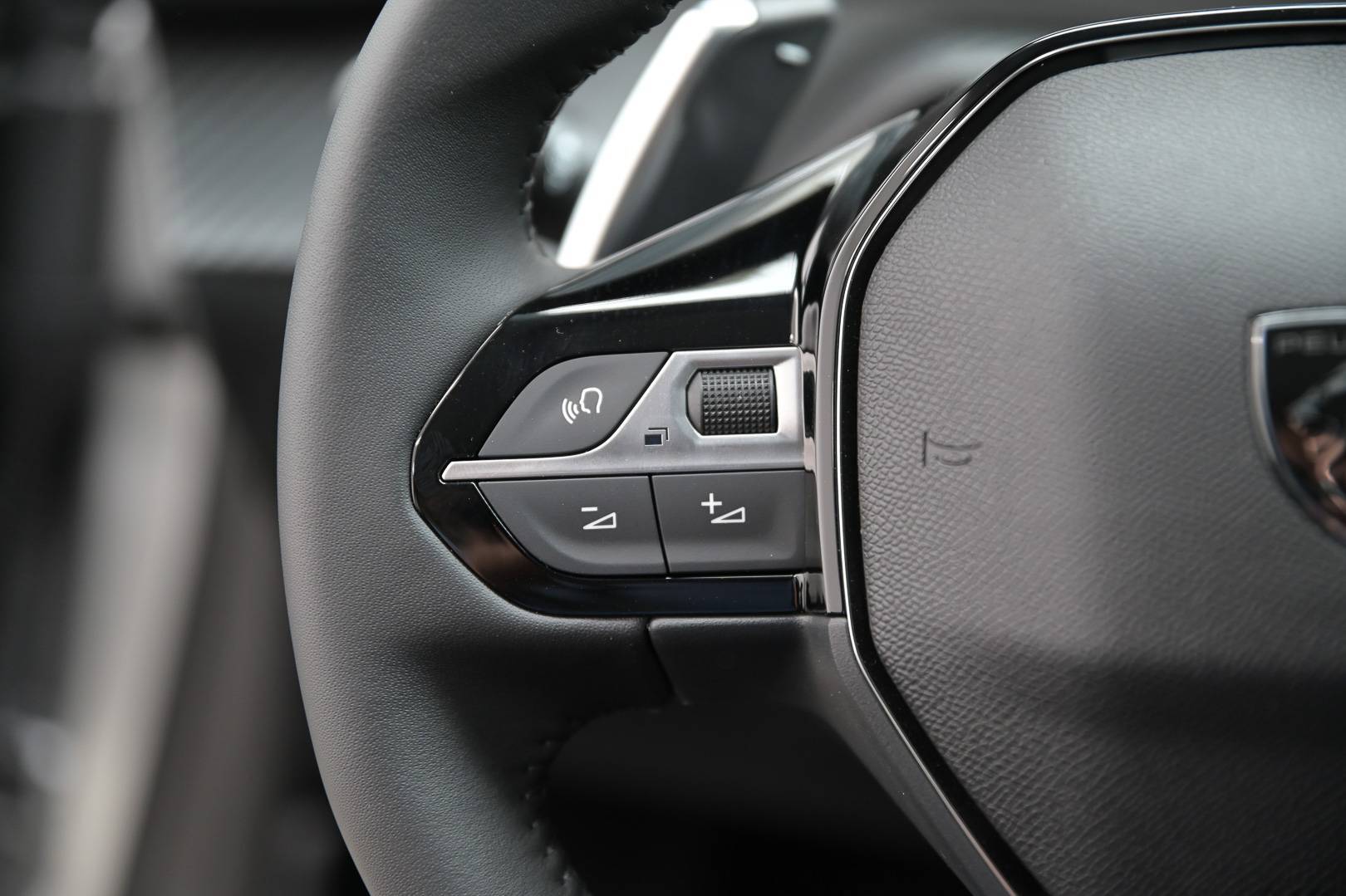 PEUGEOT 208 - Foto 18