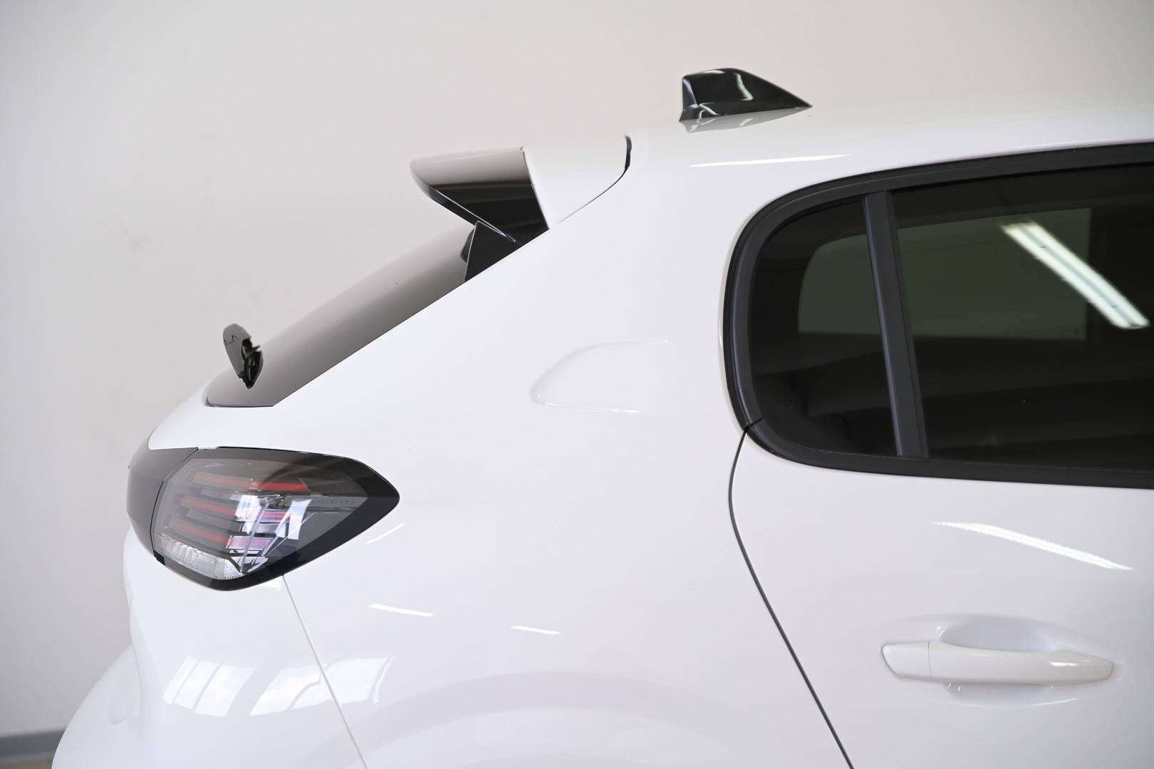 PEUGEOT 208 - Foto 6