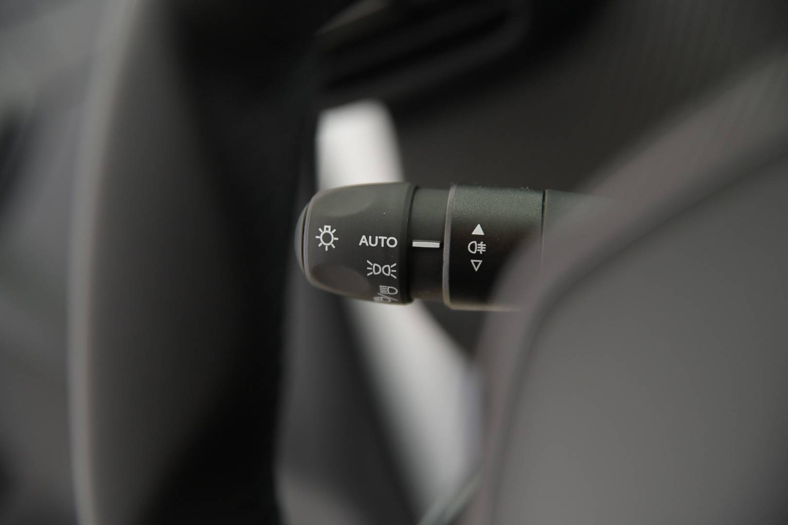 PEUGEOT 208 - Foto 18