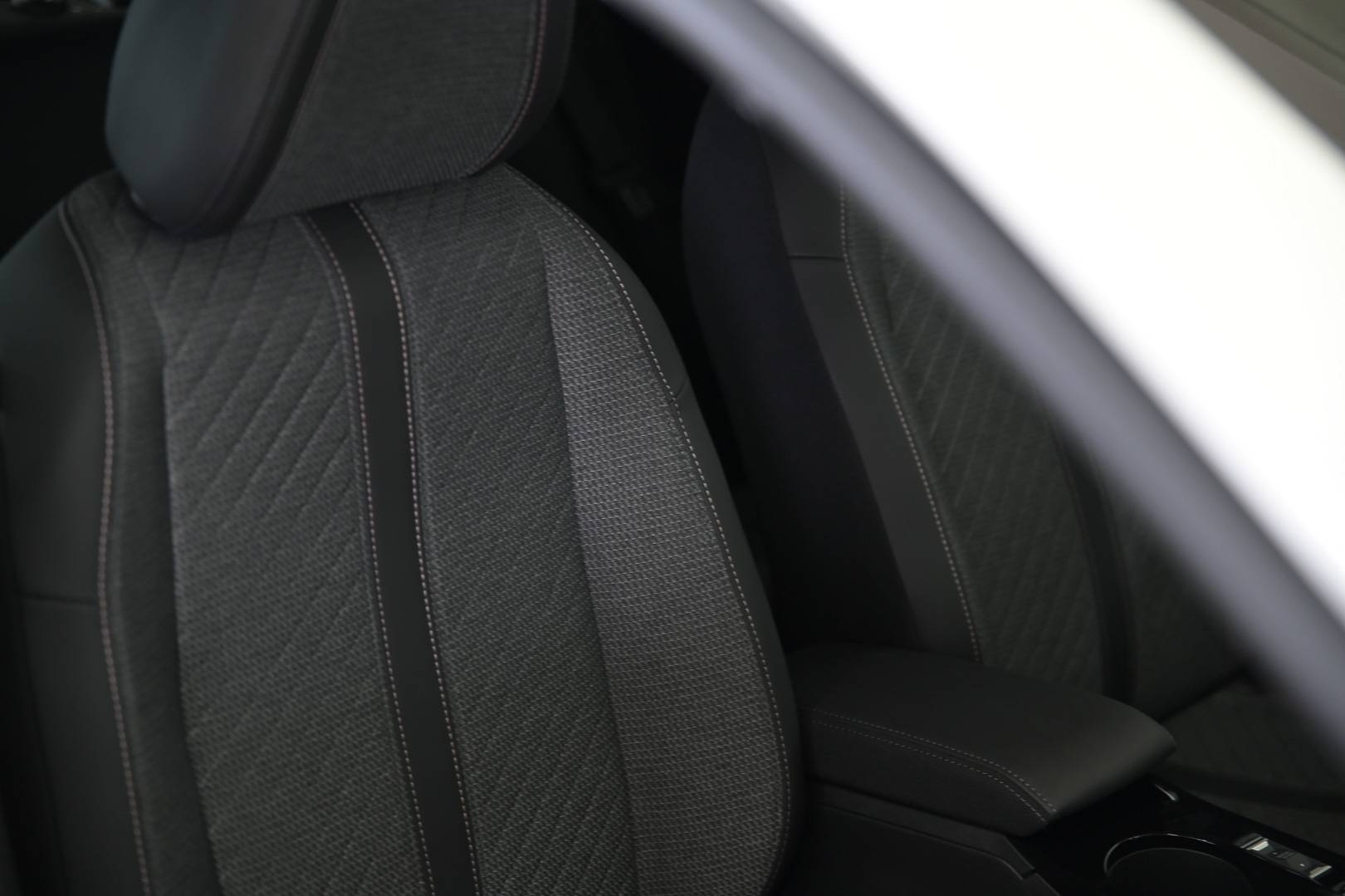 PEUGEOT 208 - Foto 27