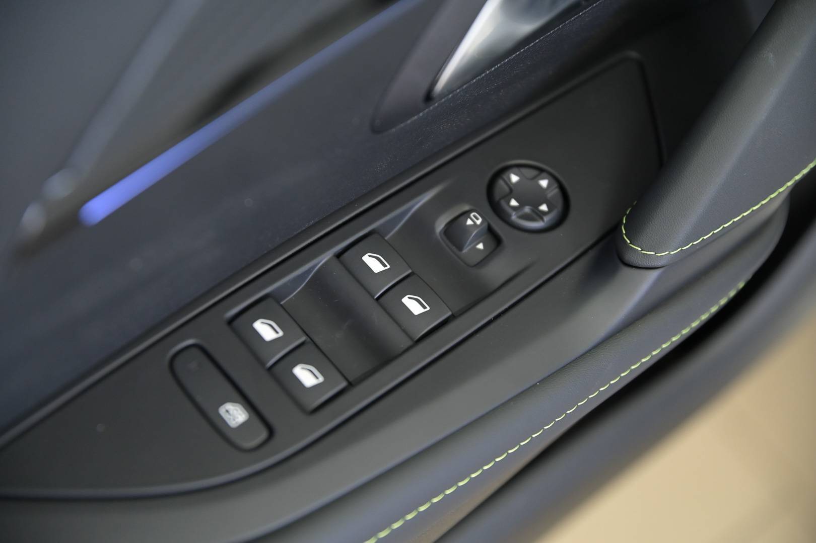 PEUGEOT 208 - Foto 10