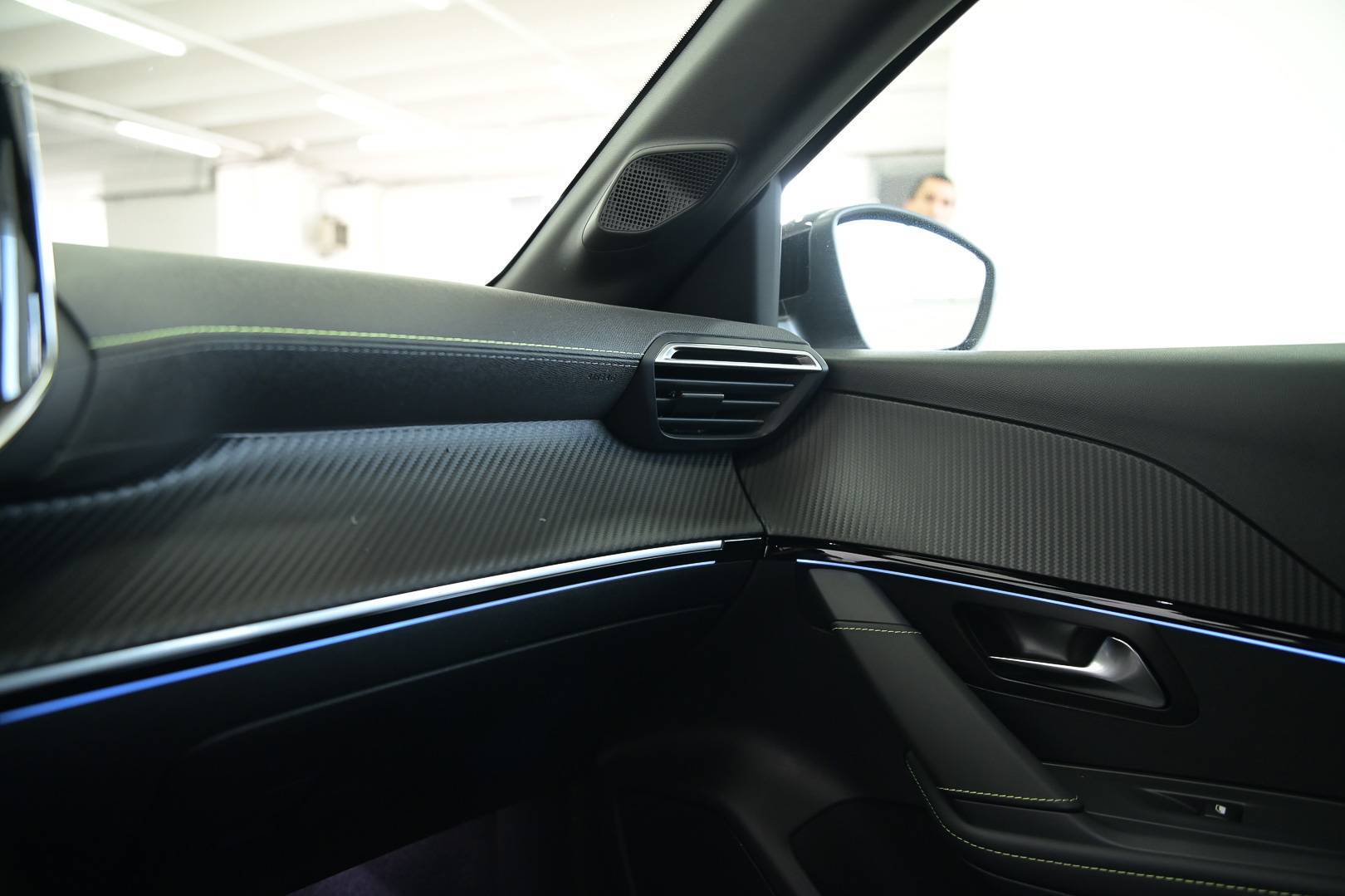 PEUGEOT 208 - Foto 12