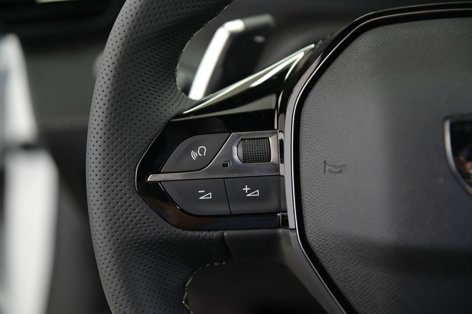 PEUGEOT 208 - Foto 15