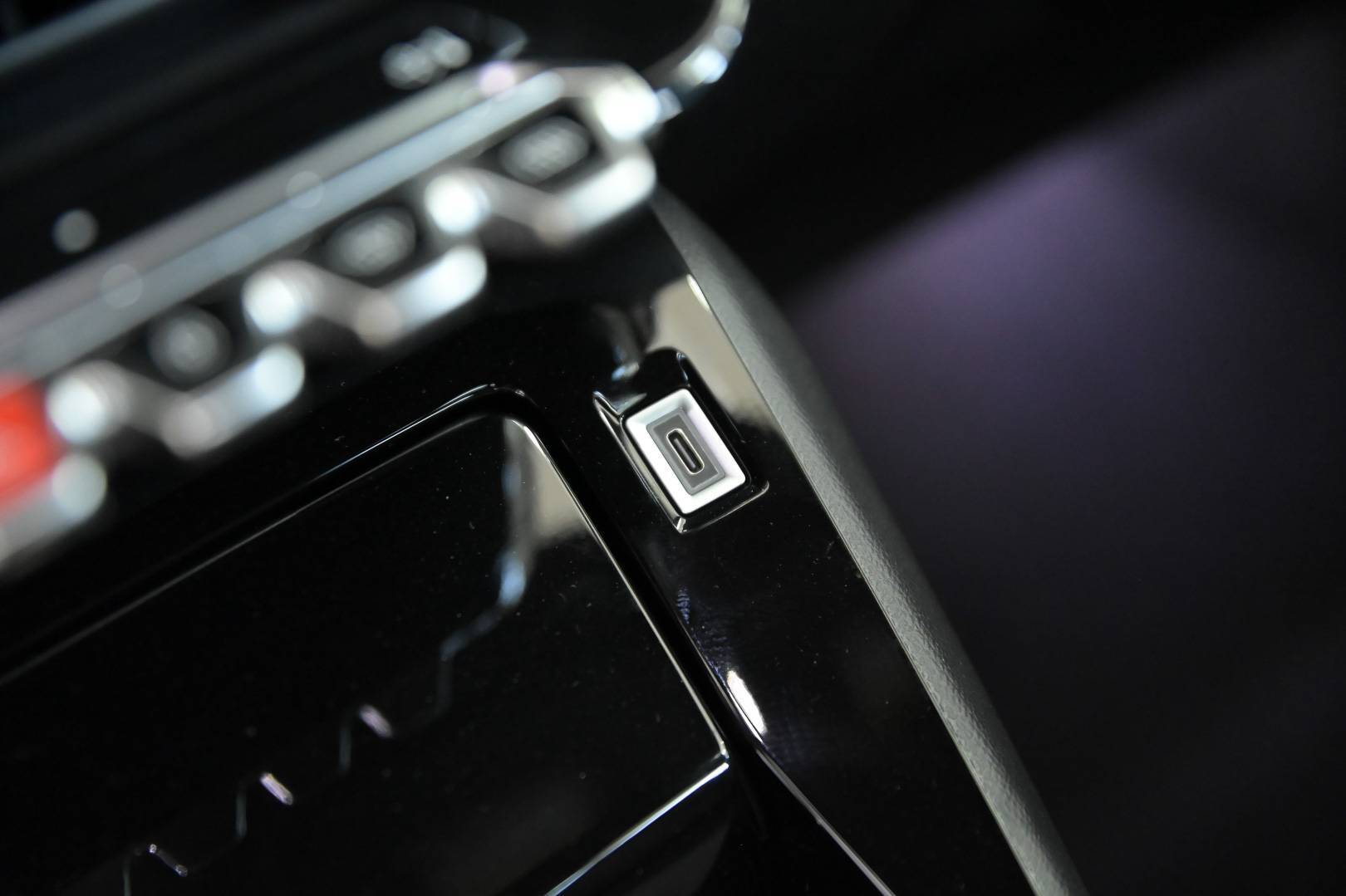 PEUGEOT 208 - Foto 21