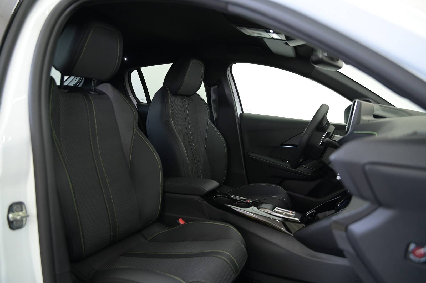 PEUGEOT 208 - Foto 26