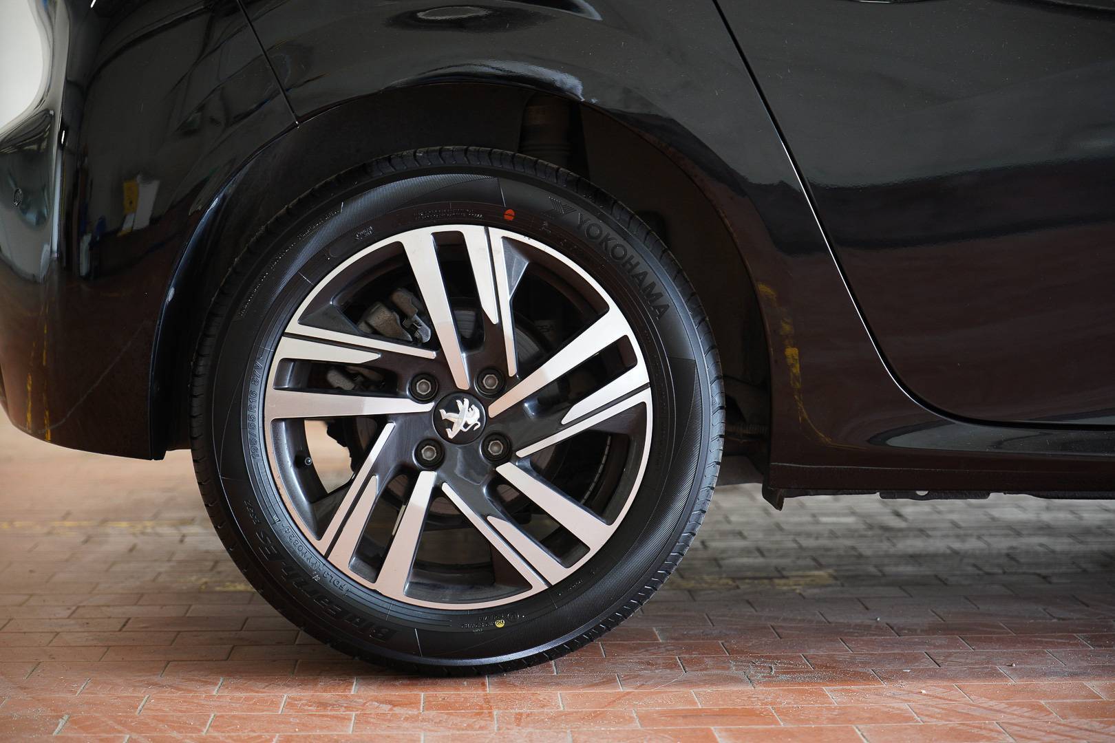 PEUGEOT 208 - Foto 6