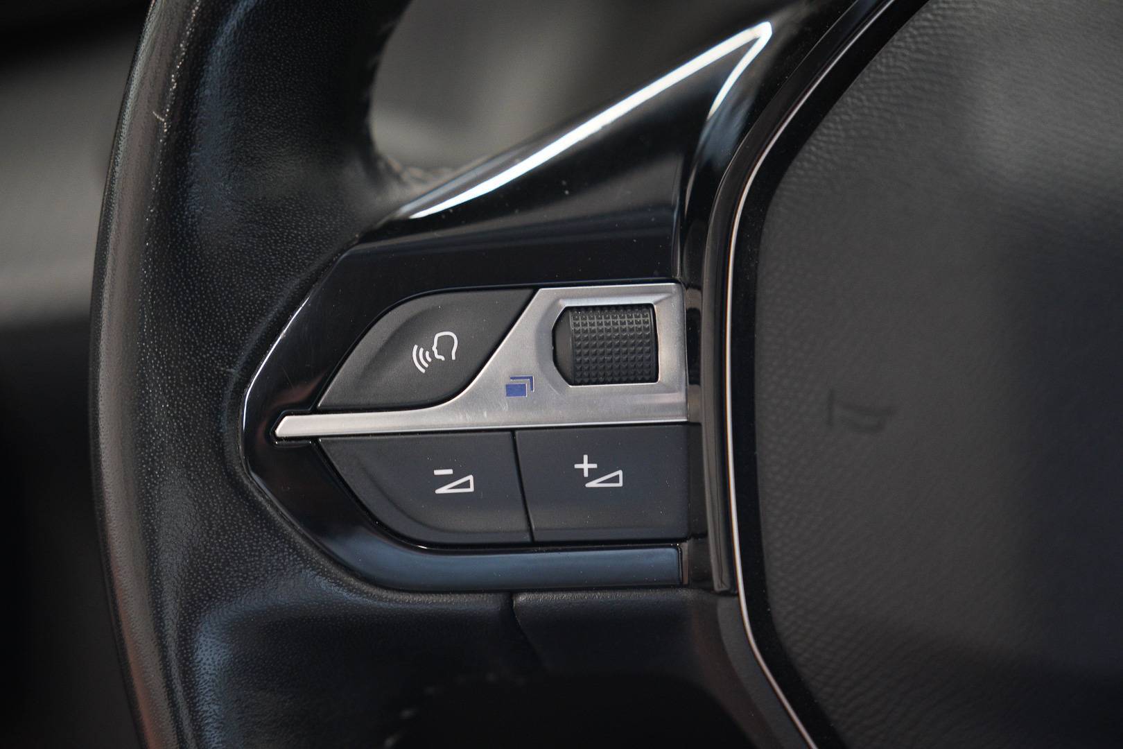 PEUGEOT 208 - Foto 11