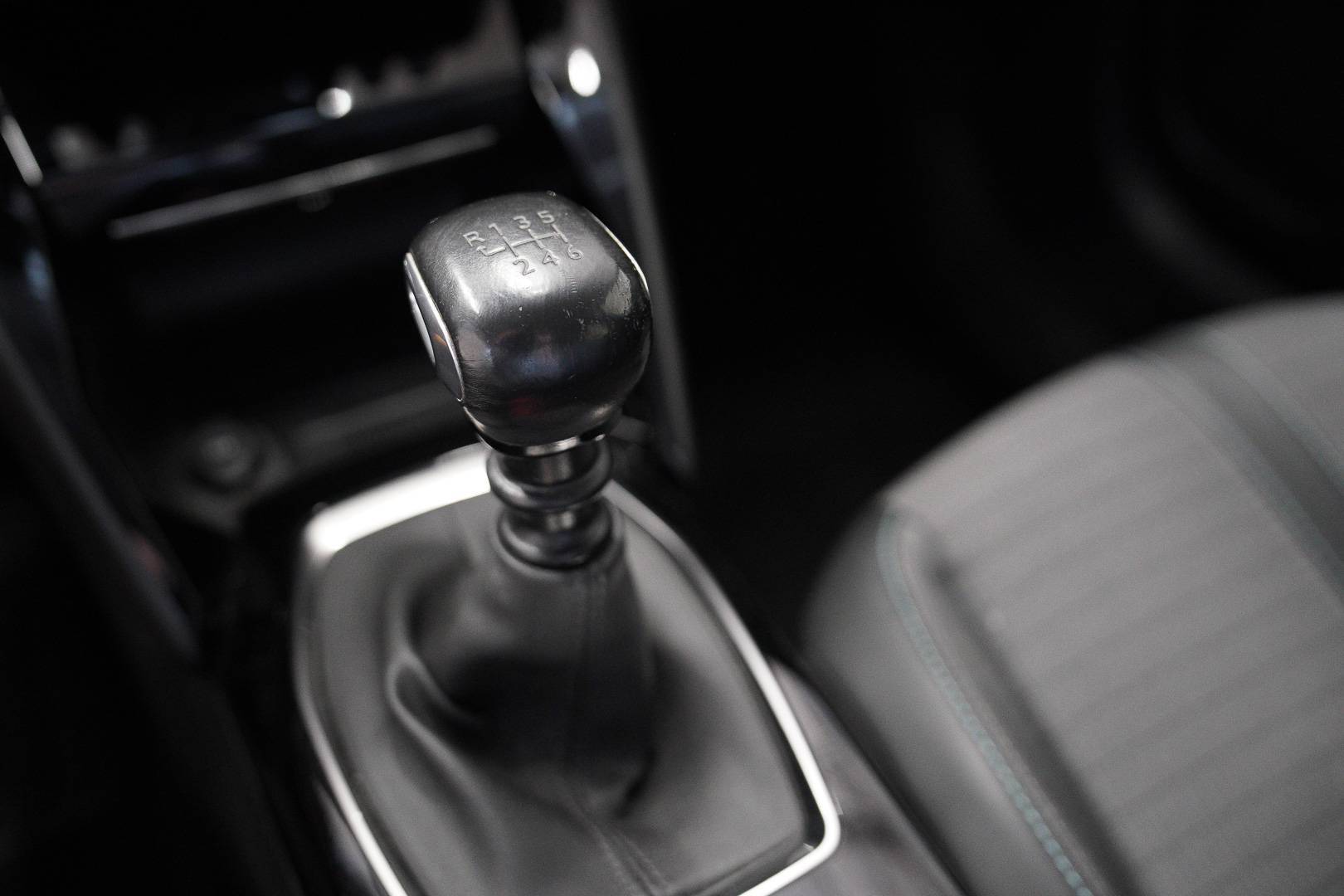PEUGEOT 208 - Foto 18