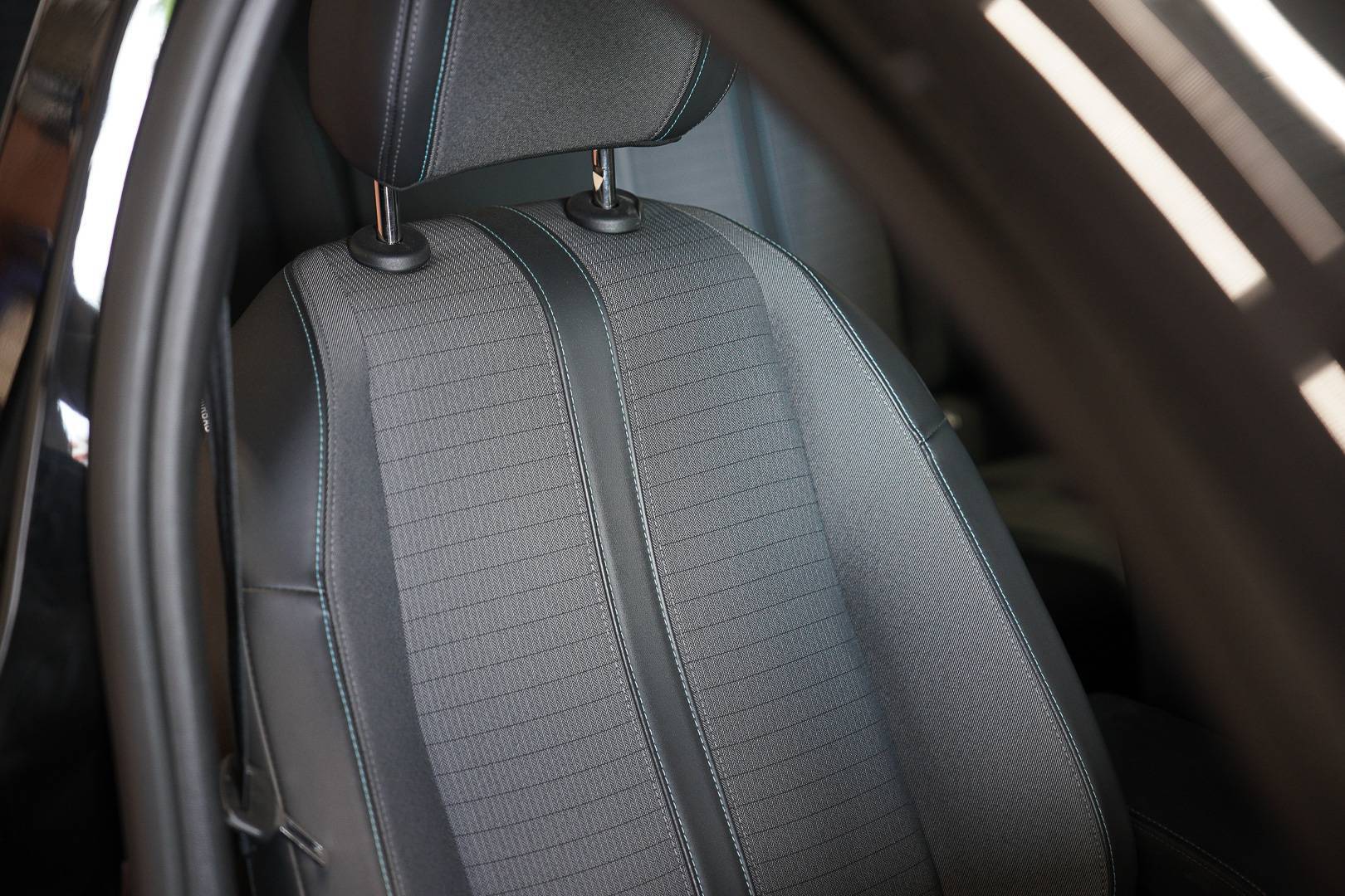 PEUGEOT 208 - Foto 22