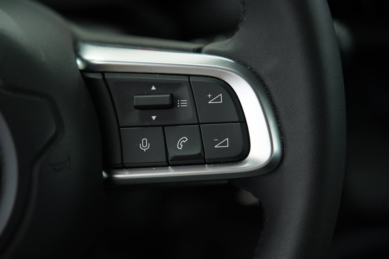 JEEP Avenger - Foto 13