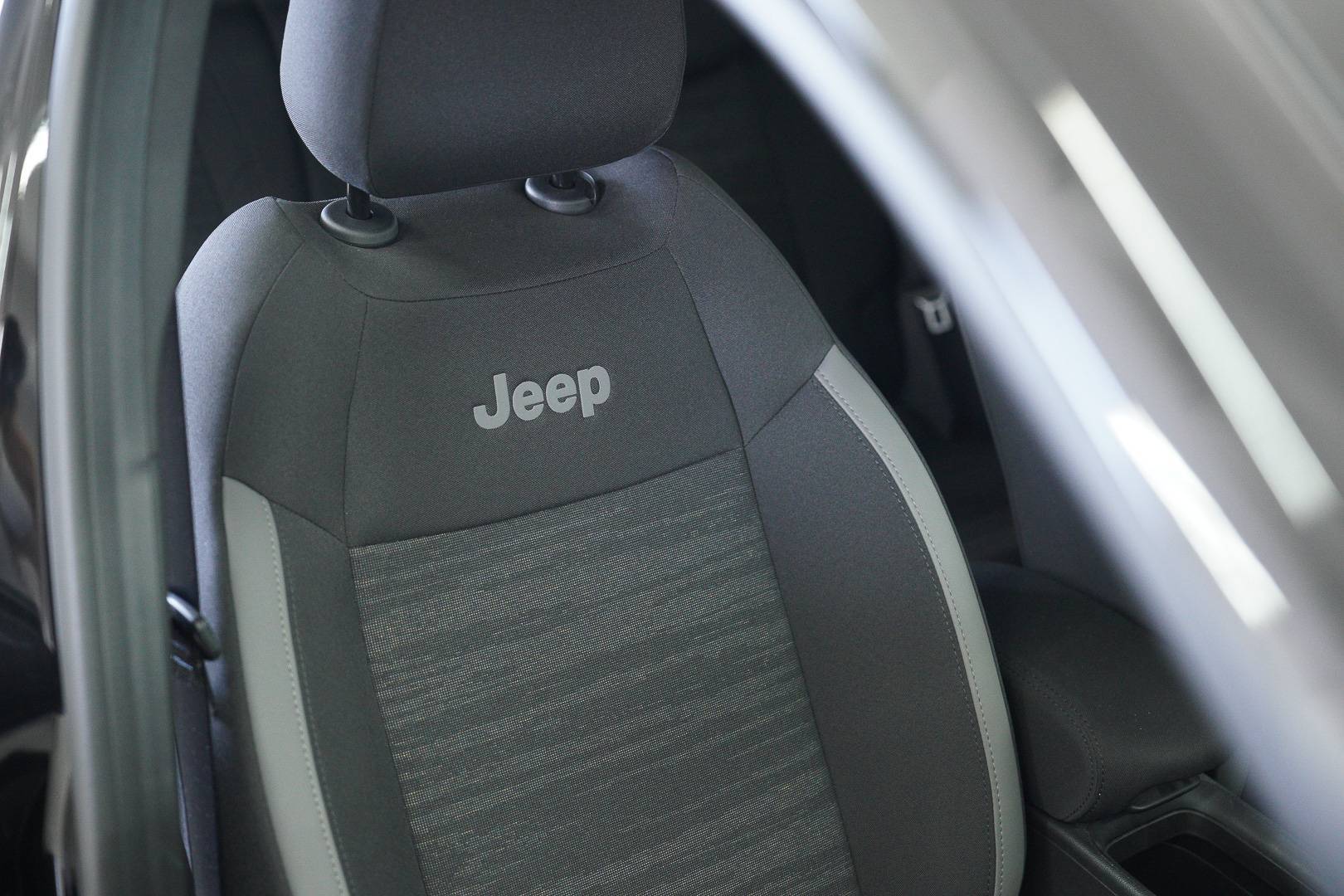 JEEP Avenger - Foto 22
