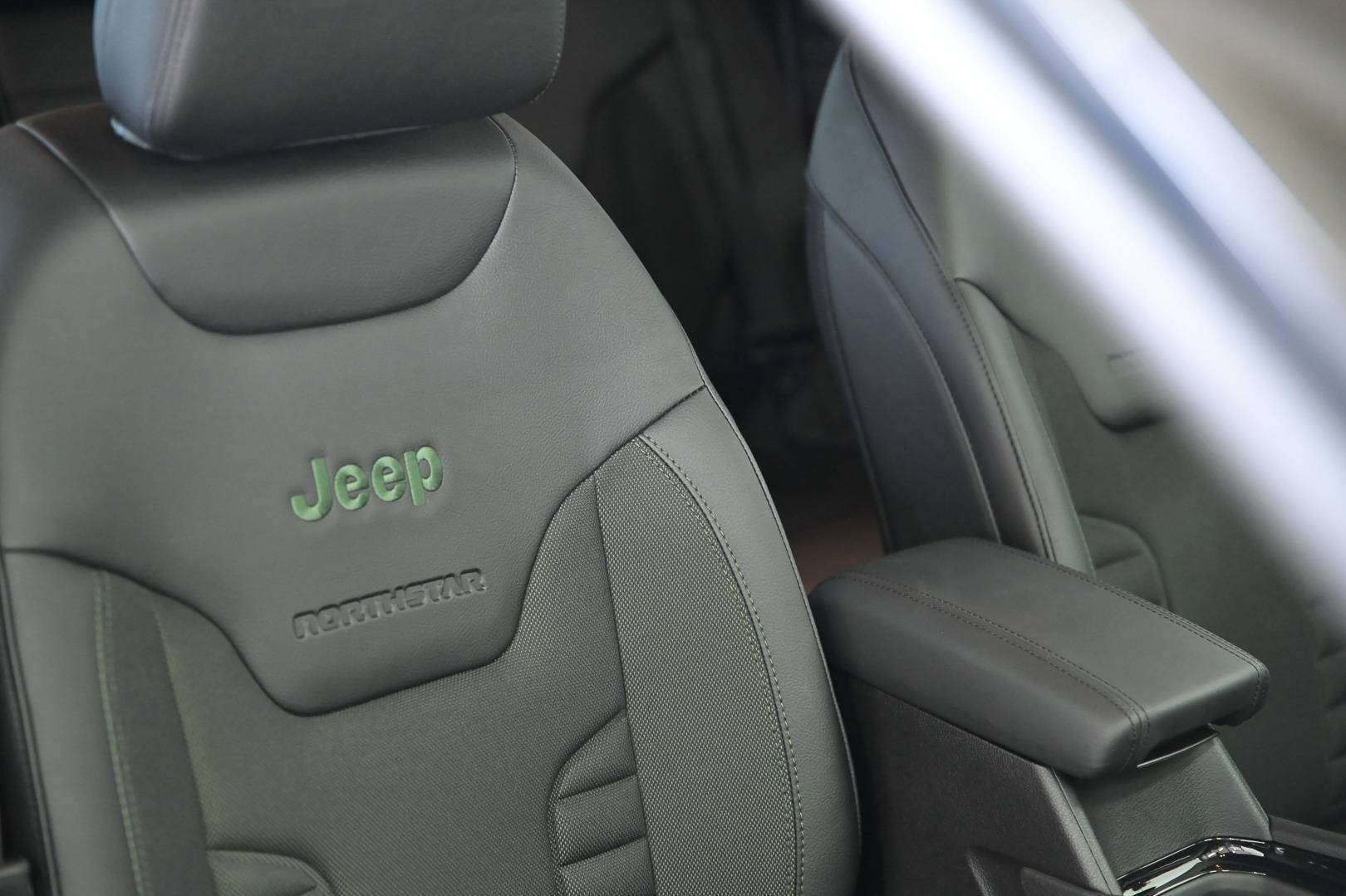 JEEP Compass - Foto 29