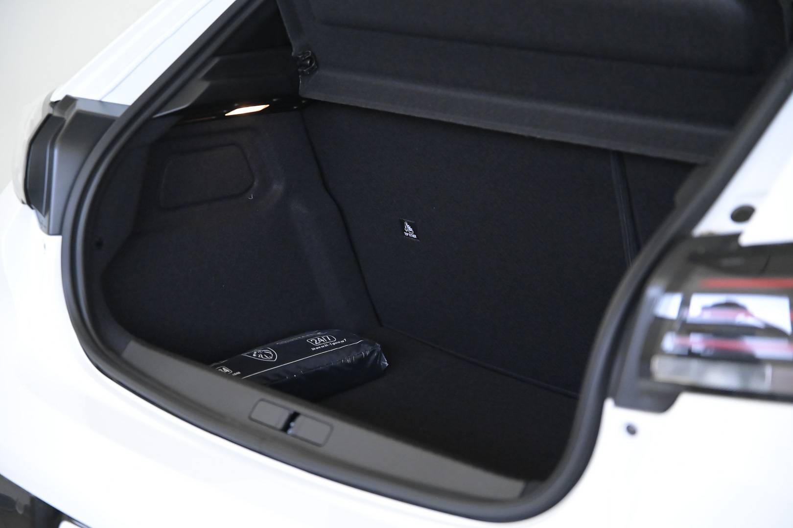 PEUGEOT 208 - Foto 5