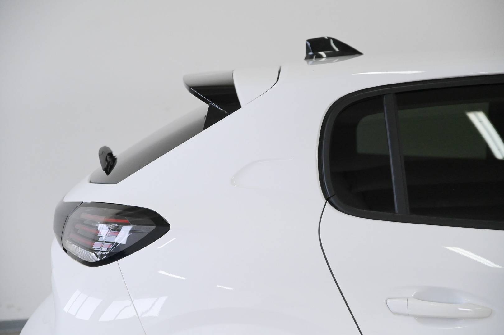 PEUGEOT 208 - Foto 7