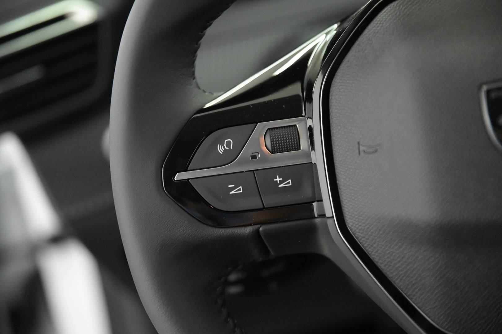 PEUGEOT 208 - Foto 15