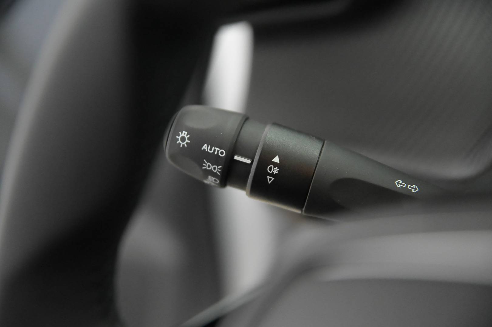 PEUGEOT 208 - Foto 18