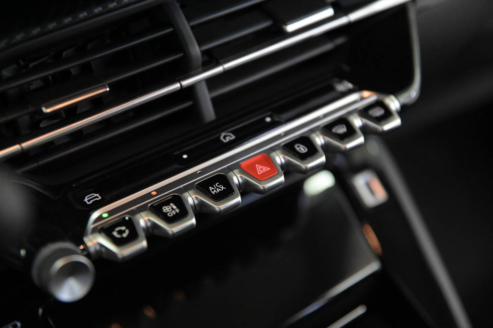 PEUGEOT 208 - Foto 19