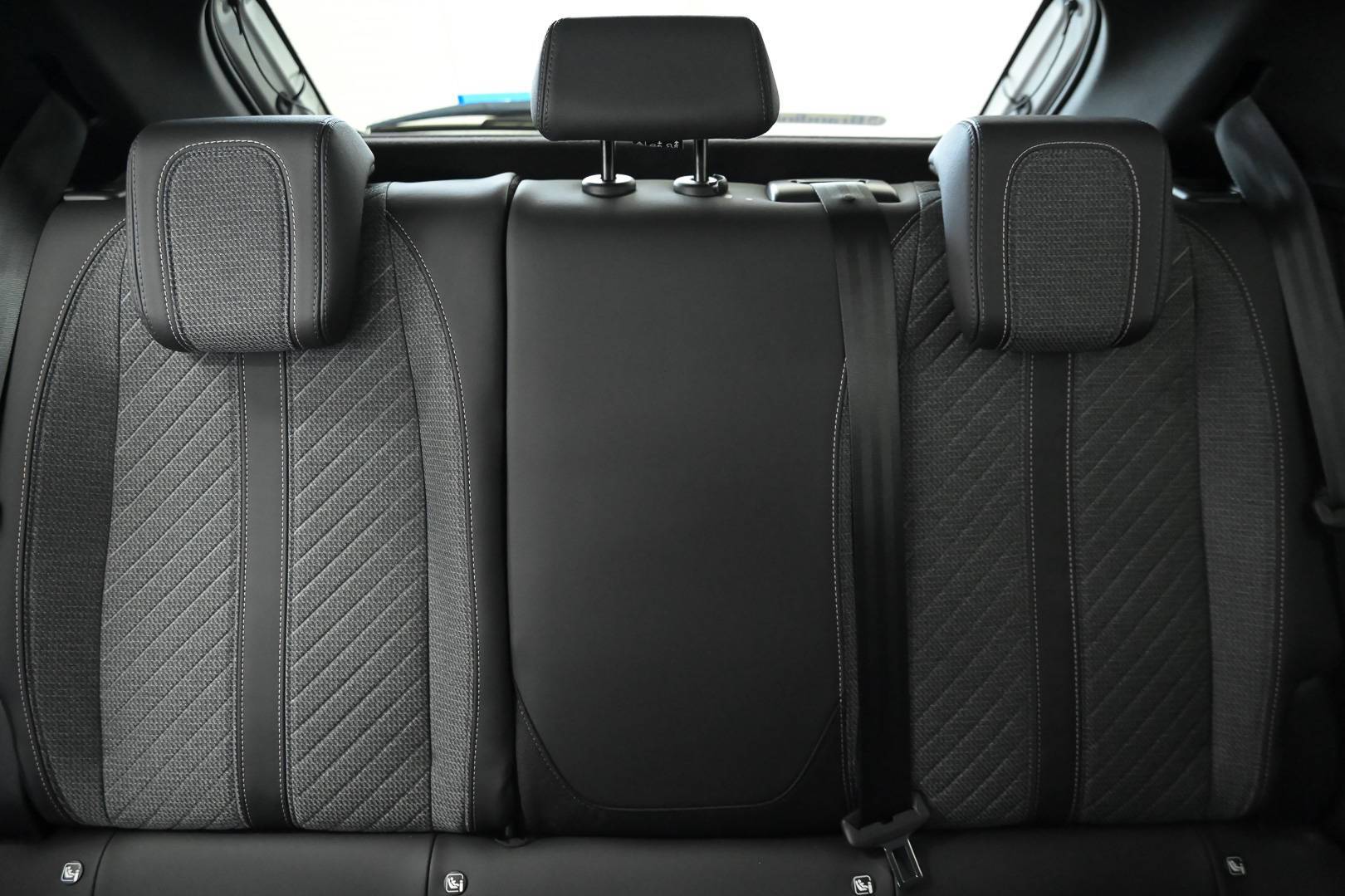 PEUGEOT 208 - Foto 23