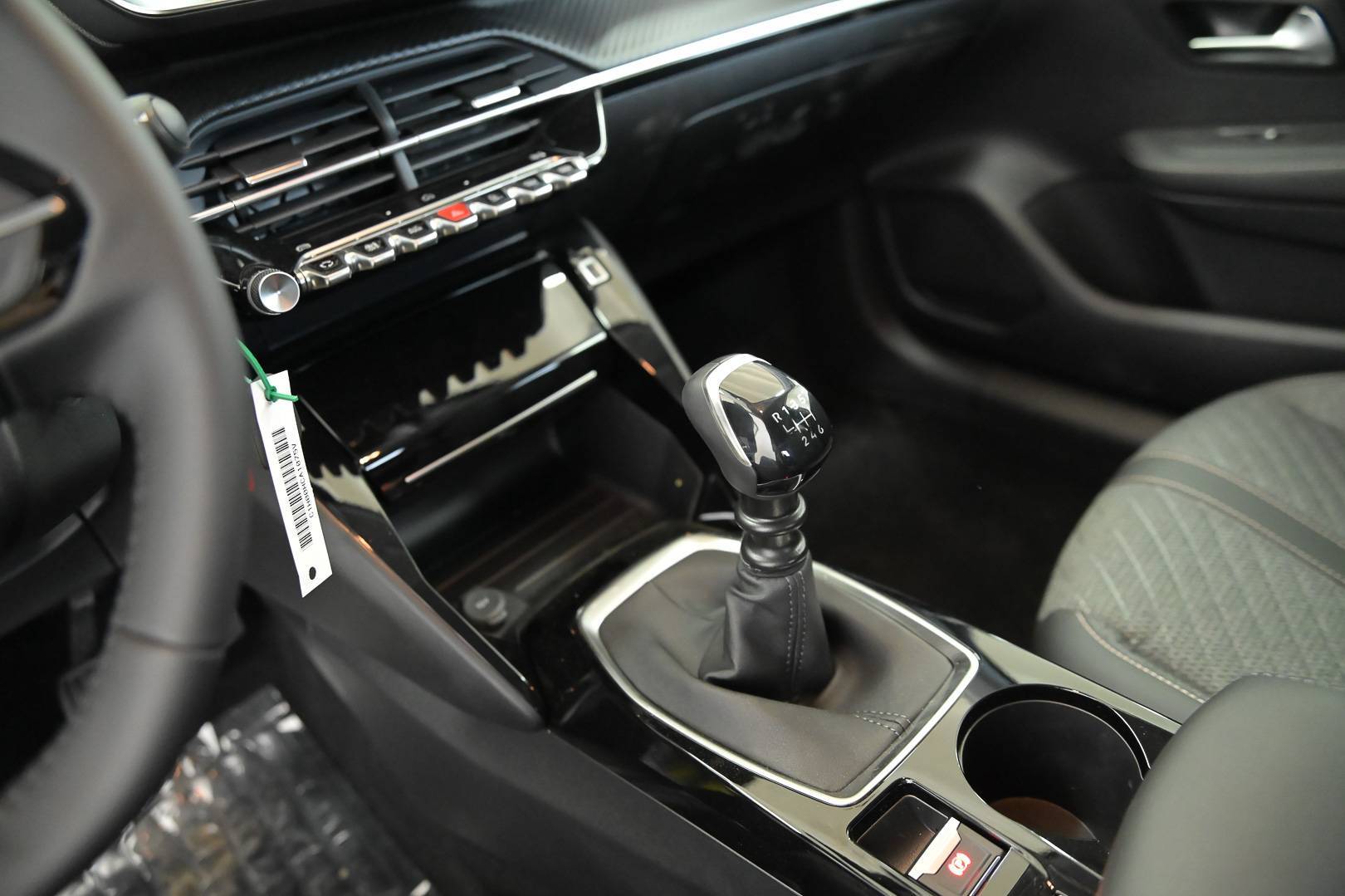 PEUGEOT 208 - Foto 12