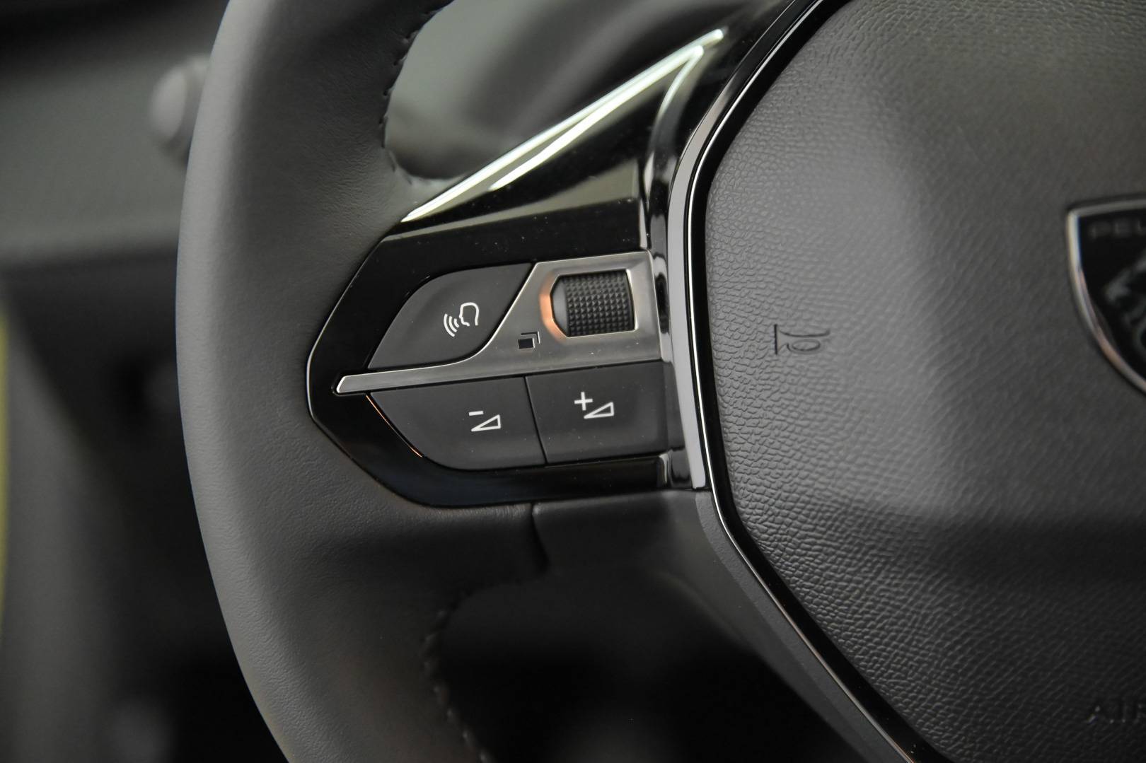 PEUGEOT 208 - Foto 15