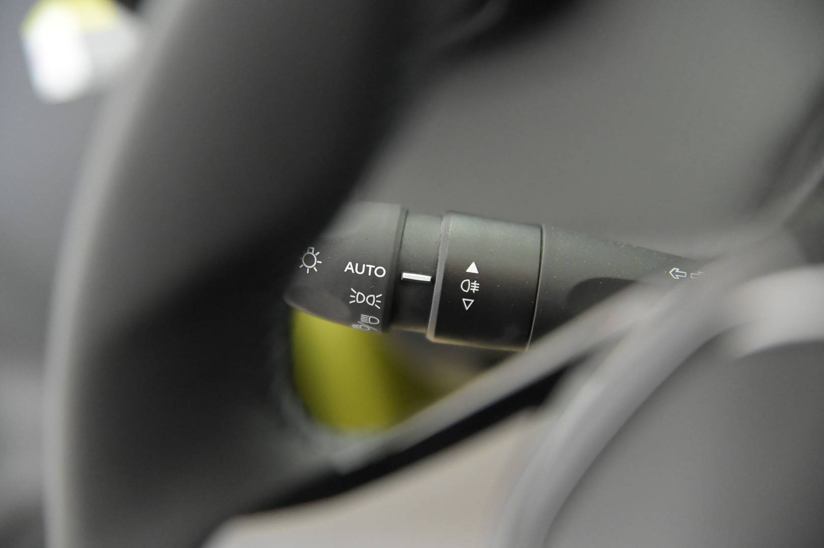 PEUGEOT 208 - Foto 17
