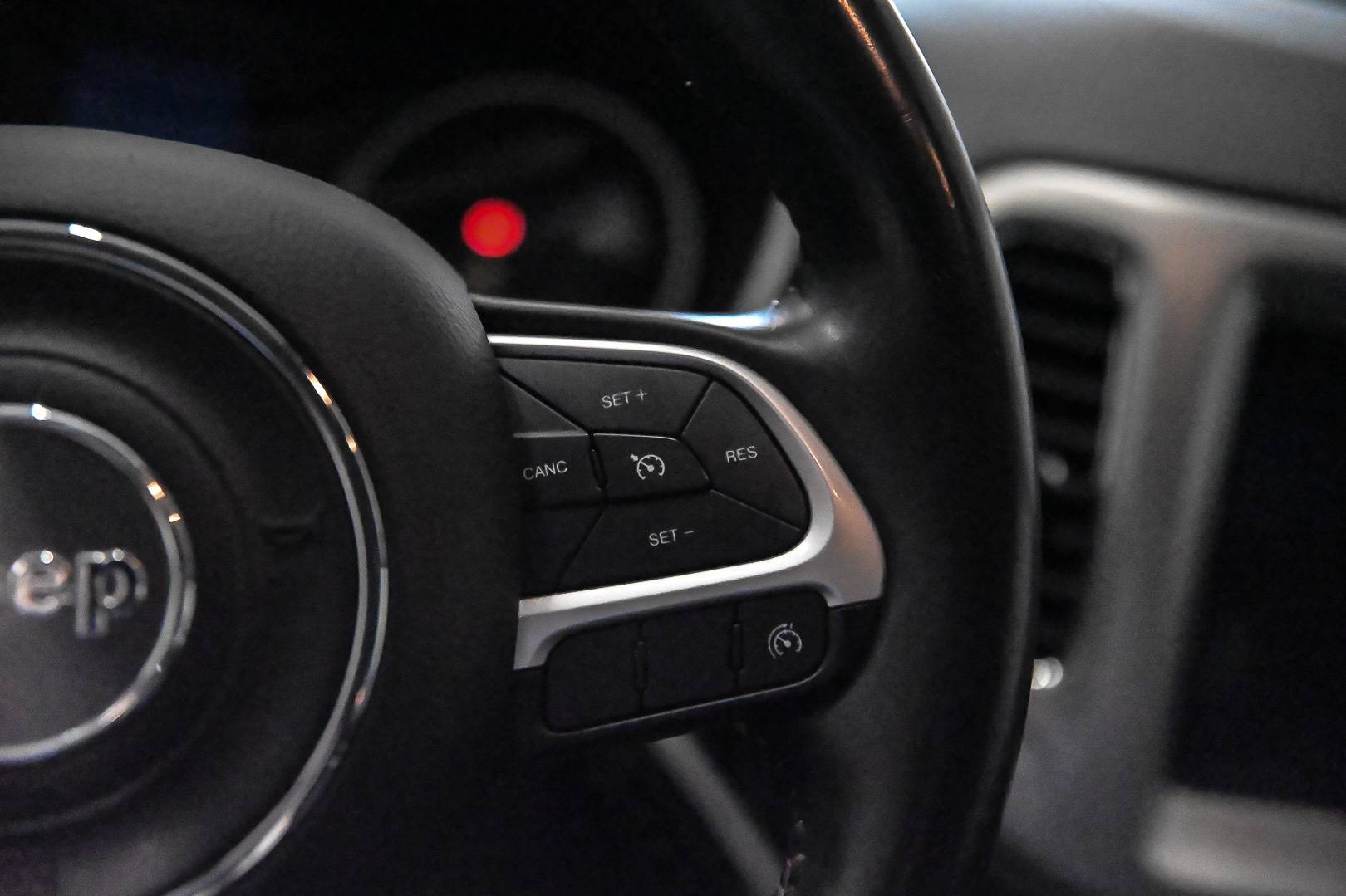 JEEP Compass - Foto 17