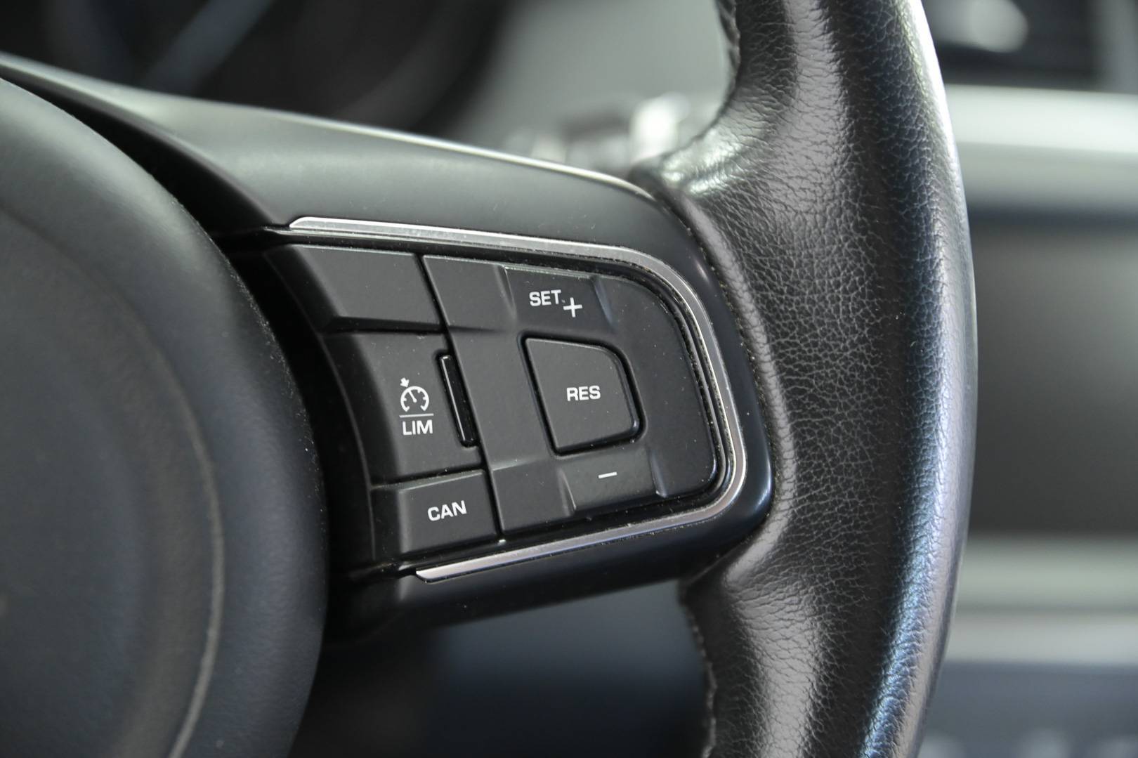 JAGUAR E-Pace - Foto 17