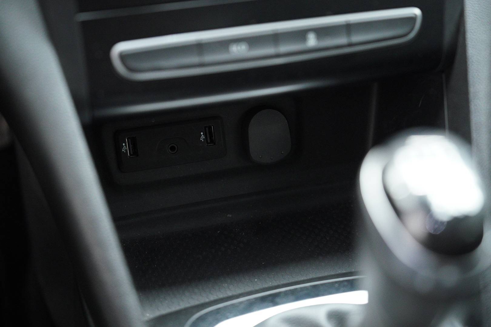 RENAULT Megane - Foto 19