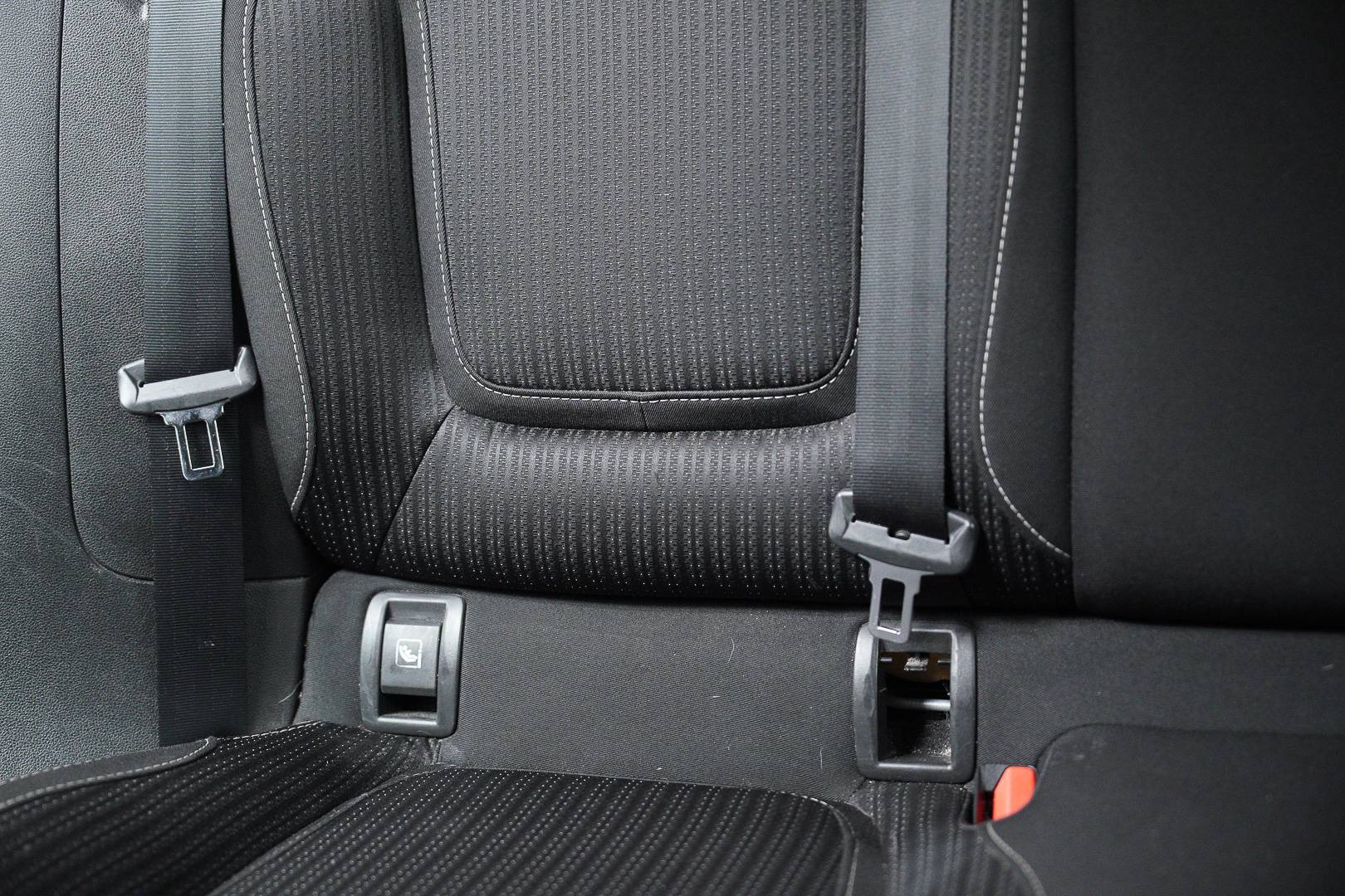 RENAULT Megane - Foto 24