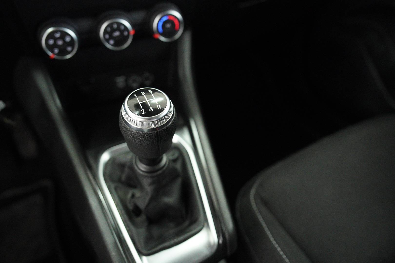 RENAULT Captur - Foto 19