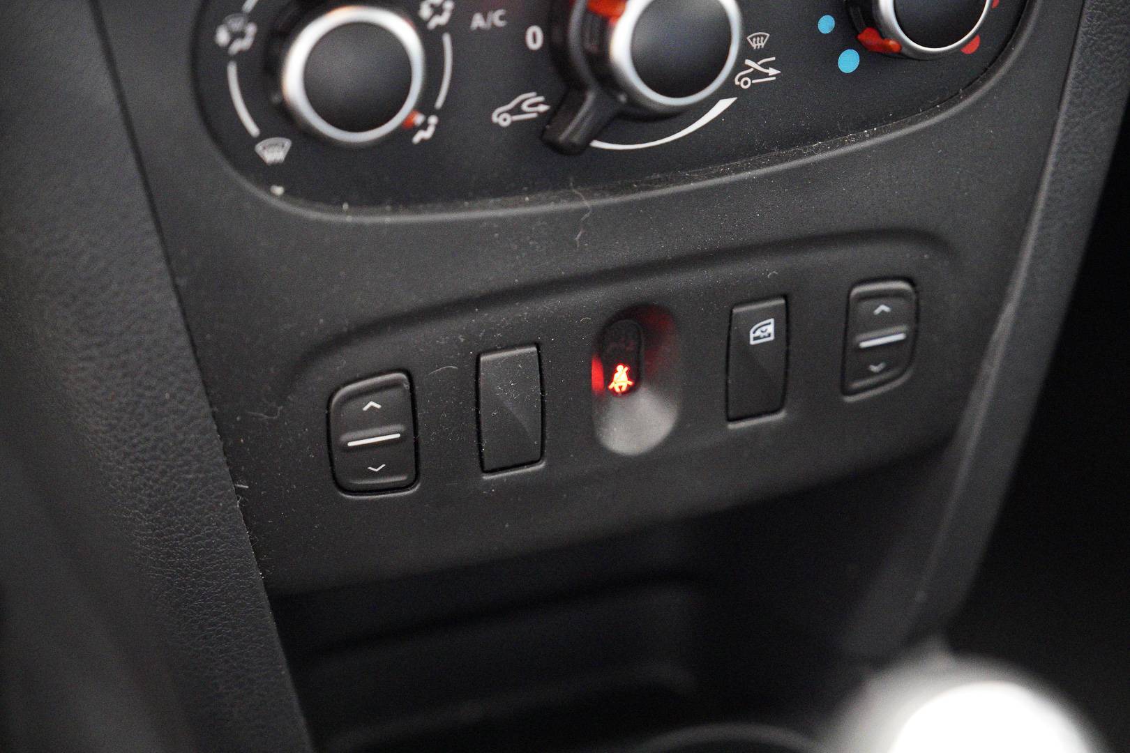 DACIA Sandero - Foto 15