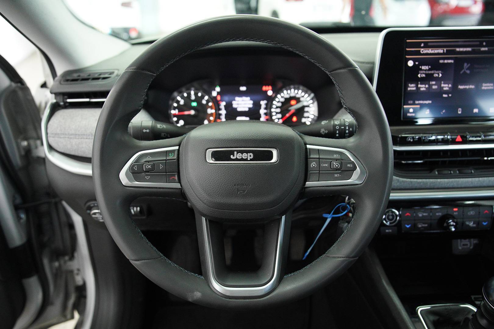 JEEP Compass - Foto 11