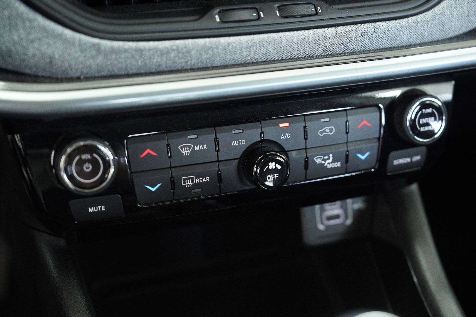 JEEP Compass - Foto 17