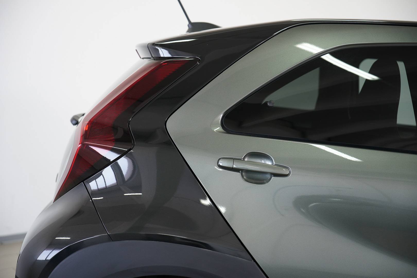 TOYOTA Aygo - Foto 6