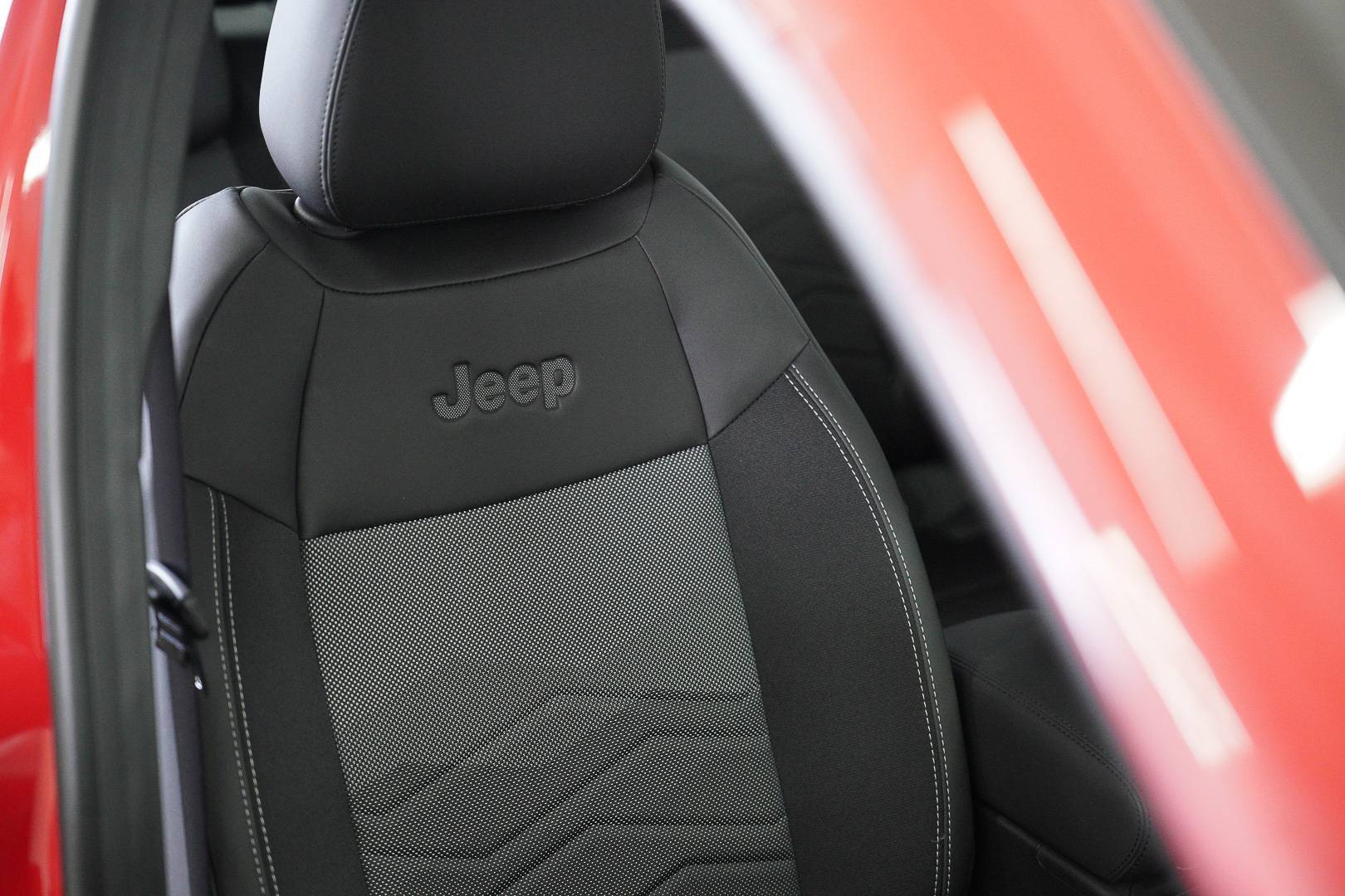 JEEP Avenger - Foto 23