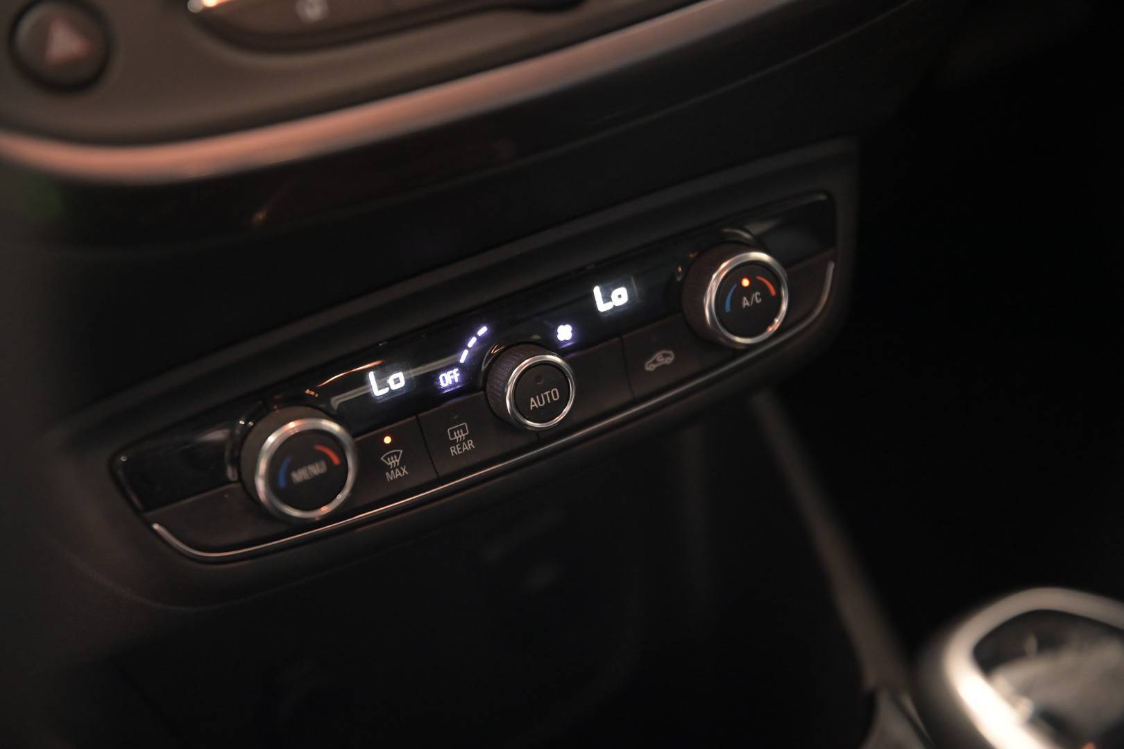 OPEL Crossland X - Foto 21