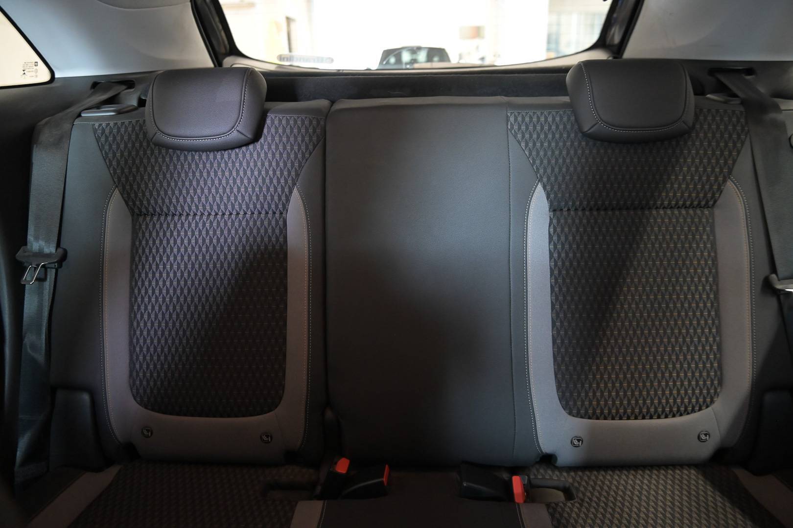 OPEL Crossland X - Foto 23