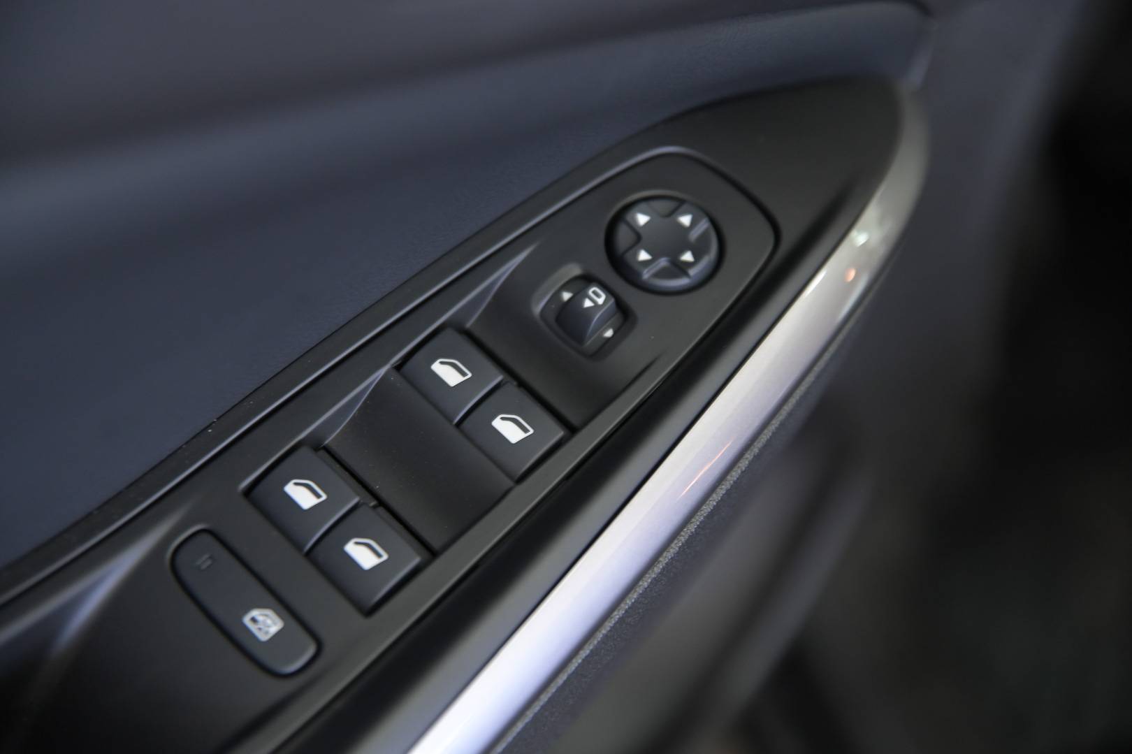 OPEL Grandland Grandland 1.6 phev Business Elegance fwd 225cv auto usata in pronta consegna - Brandini