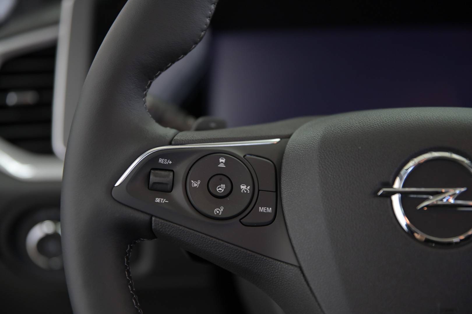 OPEL Grandland Grandland 1.6 phev Business Elegance fwd 225cv auto usata in pronta consegna - Brandini