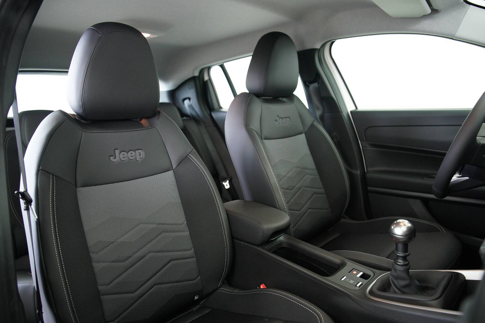 JEEP Avenger - Foto 20