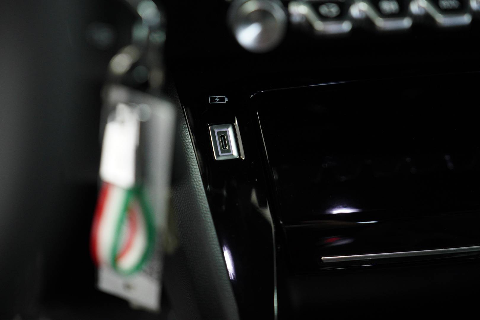 PEUGEOT 2008 - Foto 17