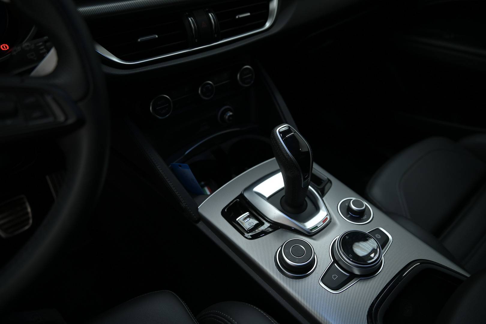 ALFA ROMEO Stelvio - Foto 18