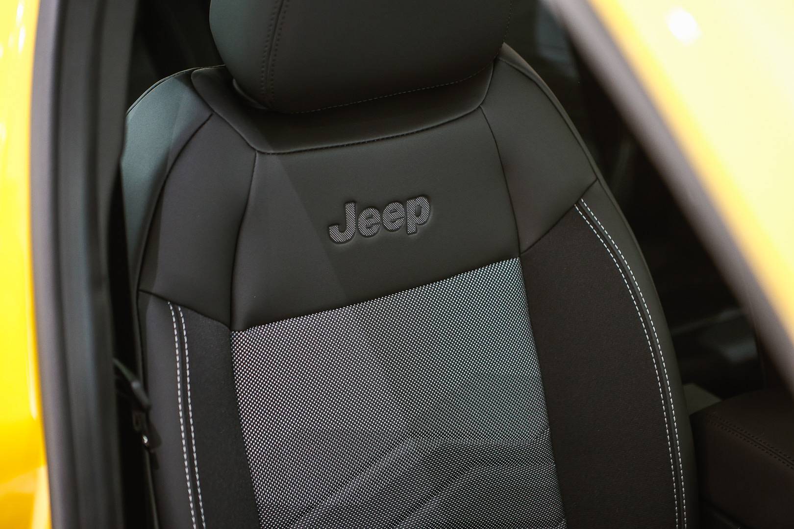 JEEP Avenger - Foto 24