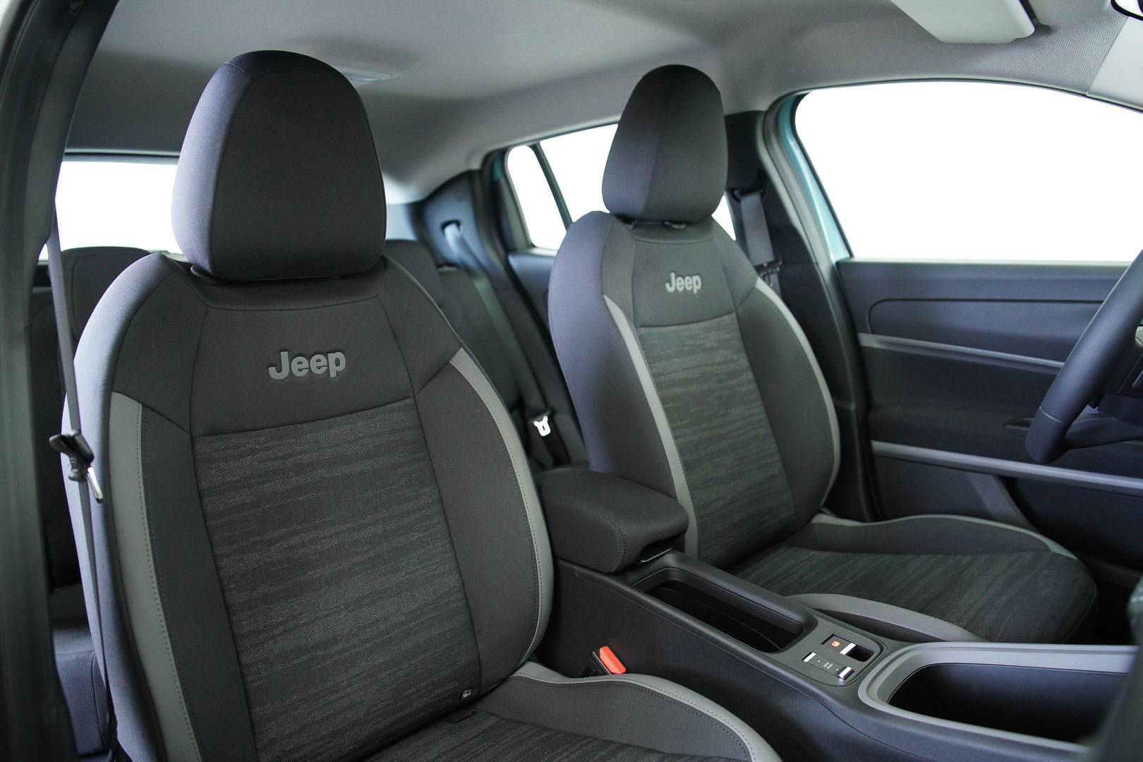 JEEP Avenger - Foto 23