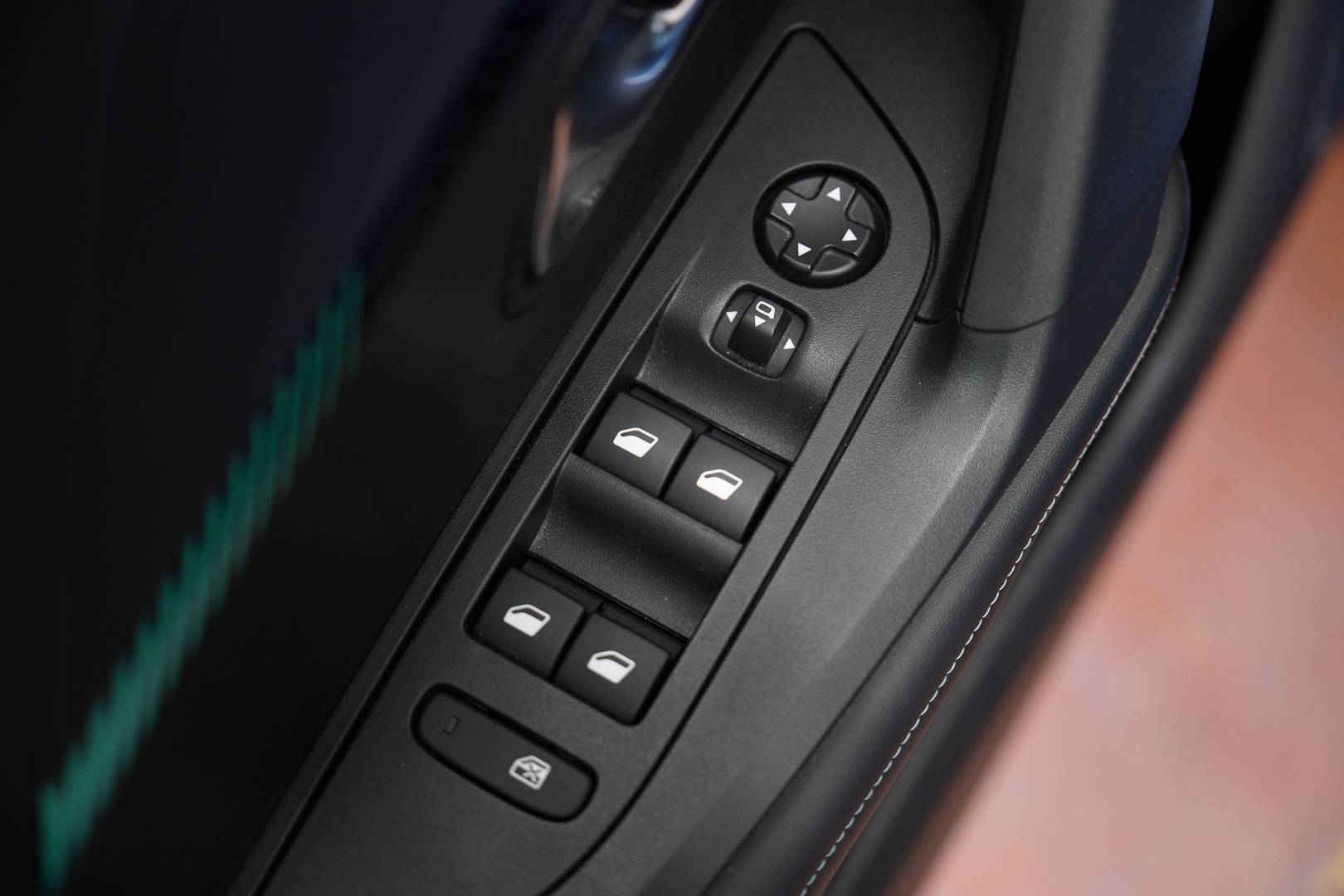 PEUGEOT 2008 - Foto 9