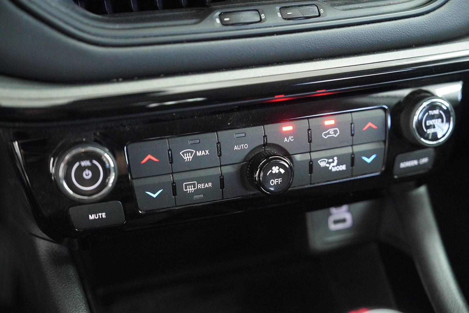 JEEP Compass - Foto 18