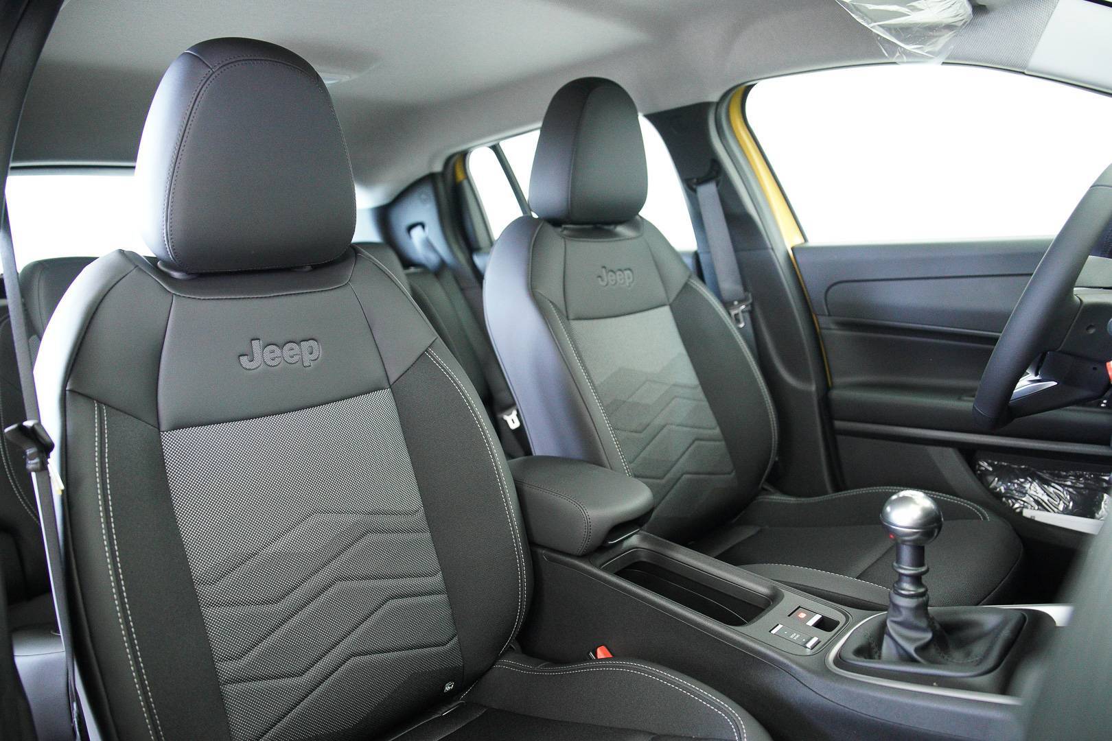JEEP Avenger - Foto 21