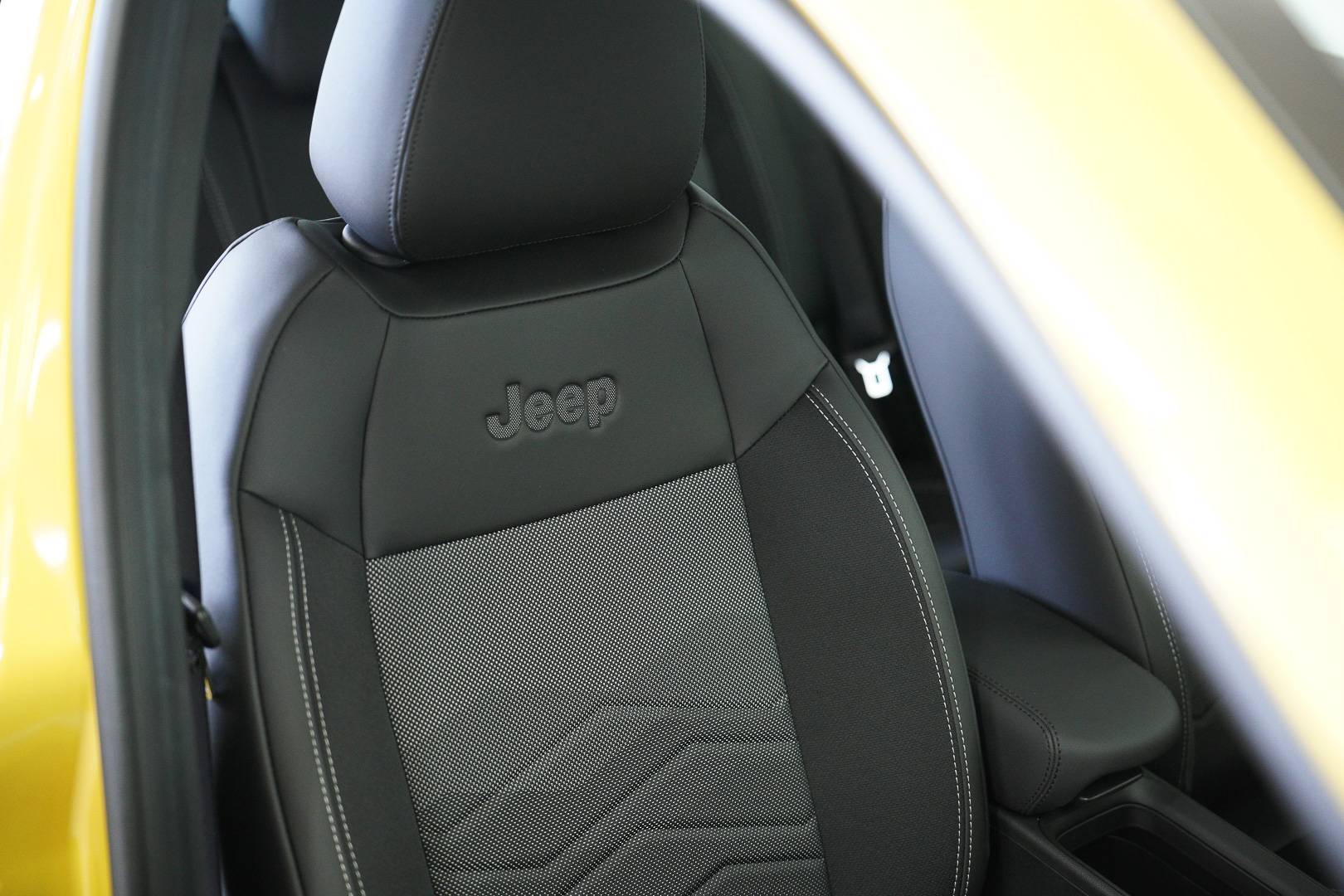 JEEP Avenger - Foto 23